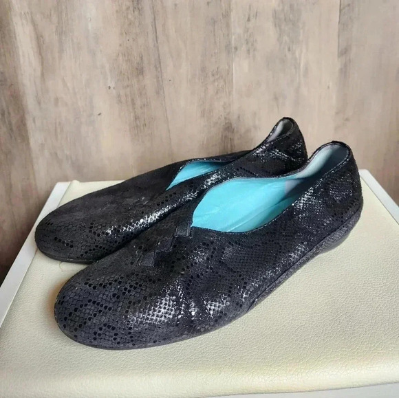 Thierry Rabotin Women's Grace Black Florida Print Leather Flats Size 6 - Picture 10 of 13